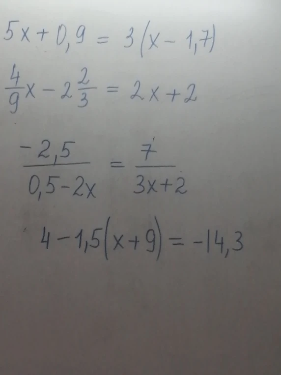5x + 0,9 = 3(x - 1,7)