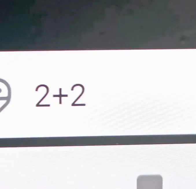 Решите выражение 2+2