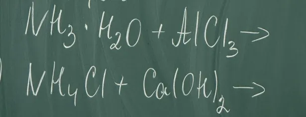 Допишите уравнения химических реакций: NH3·H2O + AlCl3 и NH4Cl + Ca(OH)2