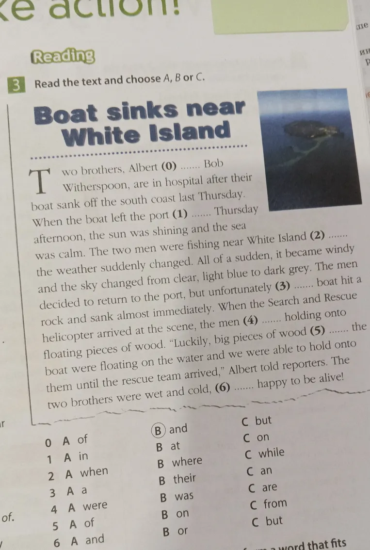 Read the text and choose A, B or C. Boat sinks near White Island.