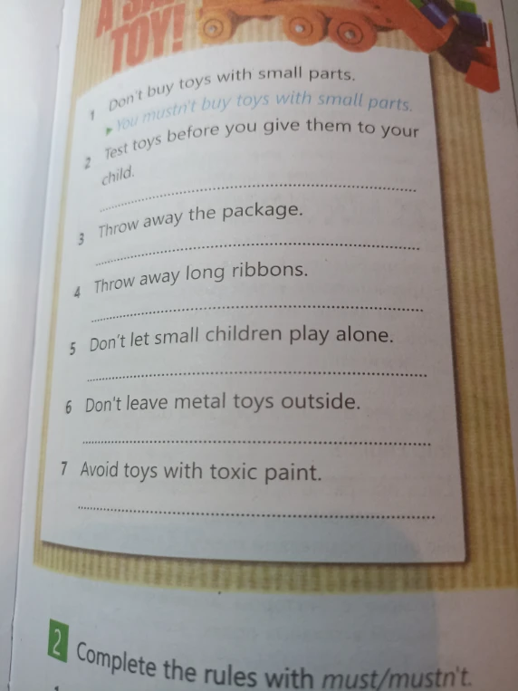 Complete the rules with must/mustn't.