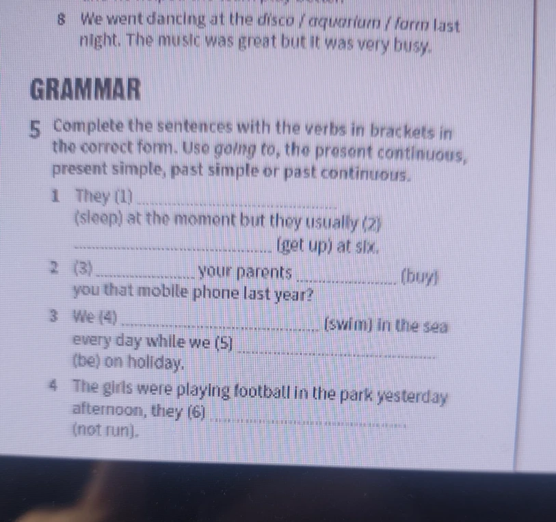 Complete the sentences with the verbs in brackets in the correct form. Use going to, the present continuous, present simple, past simple or past continuous.