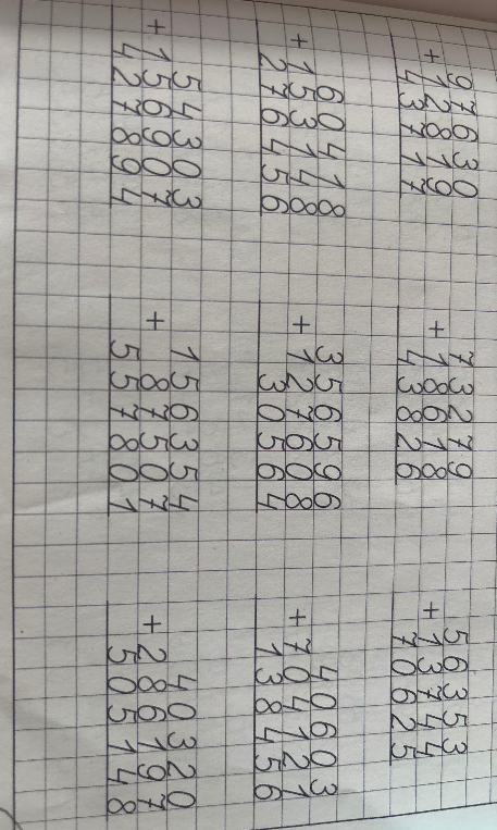 Выполнить сложение чисел в столбик.