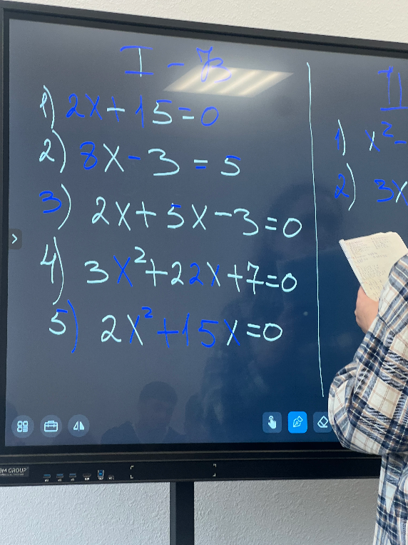 1) 2x+15=0 2) 8x-3=5 3) 2x+5x-3=0 4) 3x^2+22x+7=0 5) 2x^2+15x=0